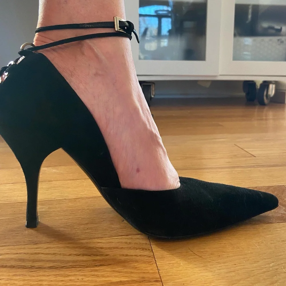 Vintage Prada Lace Back Pumps - Picture 3 of 11